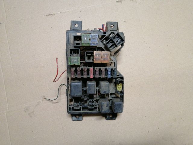 bontott MITSUBISHI PAJERO Biztosítéktábla Motortér