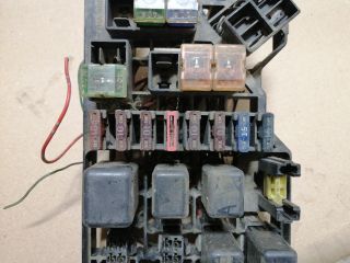 bontott MITSUBISHI PAJERO Biztosítéktábla Motortér