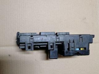 bontott MITSUBISHI PAJERO Biztosítéktábla Motortér