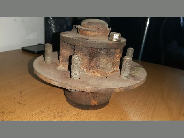 bontott MITSUBISHI PAJERO Első Kerékagy (Pozíciófüggetlen)