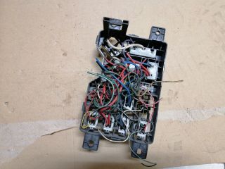 bontott MITSUBISHI PAJERO Biztosítéktábla Motortér