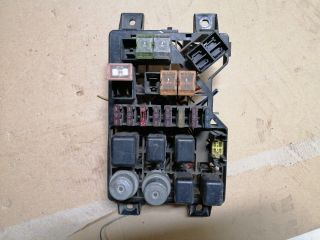 bontott MITSUBISHI PAJERO Biztosítéktábla Motortér