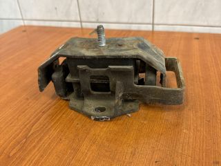 bontott MITSUBISHI PAJERO Motor Tartó Bak Bal