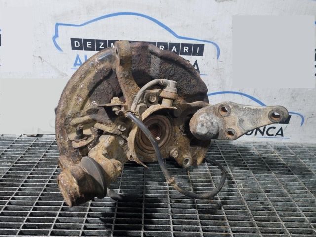 bontott MITSUBISHI PAJERO Bal első Csonkállvány