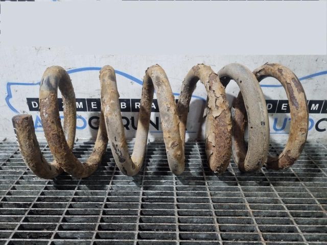 bontott MITSUBISHI PAJERO Hátsó Rugó