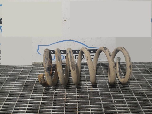 bontott MITSUBISHI PAJERO Hátsó Rugó