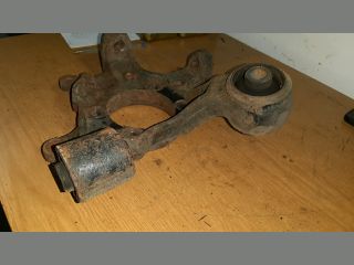 bontott MITSUBISHI PAJERO Bal első Csonkállvány