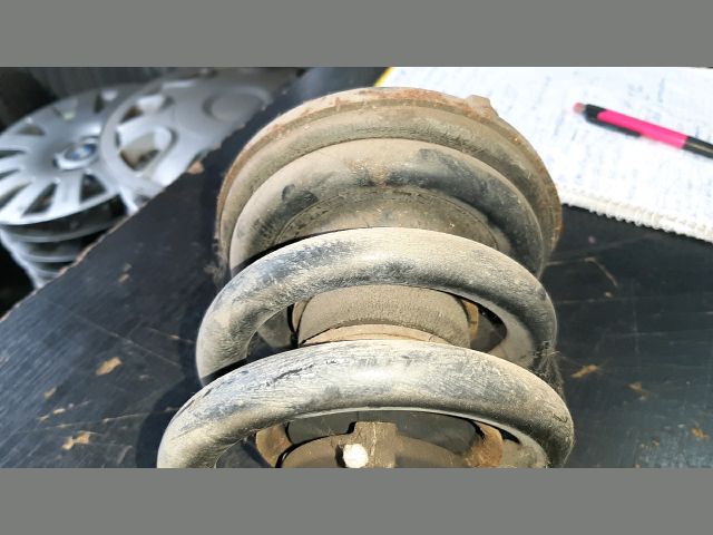 bontott MITSUBISHI PAJERO Bal első Gólyaláb (Lengécsillapító, Rugó)