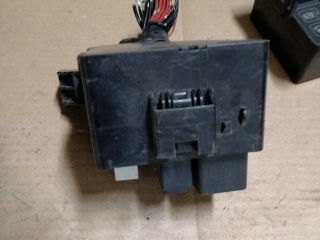 bontott MITSUBISHI PAJERO Biztosítéktábla Motortér