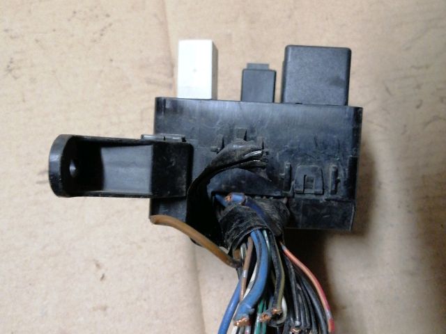 bontott MITSUBISHI PAJERO Biztosítéktábla Motortér