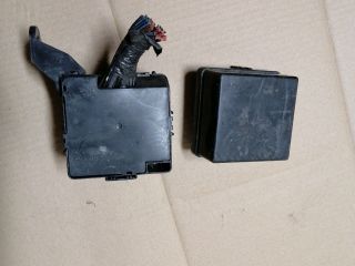 bontott MITSUBISHI PAJERO Biztosítéktábla Motortér