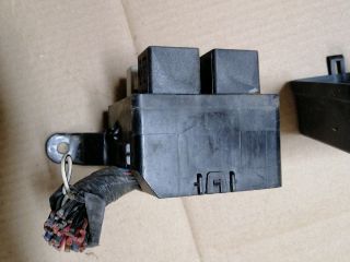 bontott MITSUBISHI PAJERO Biztosítéktábla Motortér