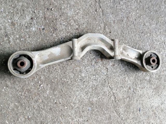 bontott MITSUBISHI PAJERO Differenciálmű Tartó Bak