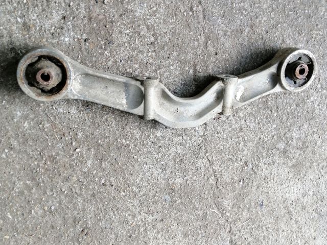 bontott MITSUBISHI PAJERO Differenciálmű Tartó Bak