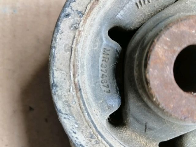 bontott MITSUBISHI PAJERO Differenciálmű Tartó Bak