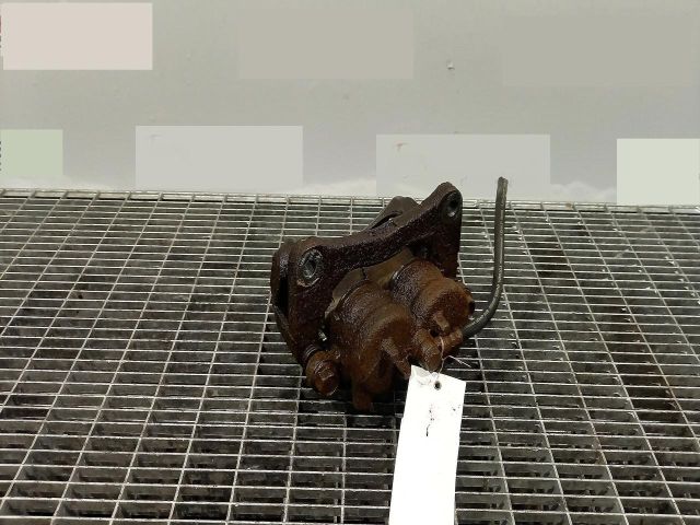 bontott MITSUBISHI PAJERO Jobb első Féknyereg Munkahengerrel