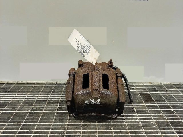 bontott MITSUBISHI PAJERO Jobb első Féknyereg Munkahengerrel