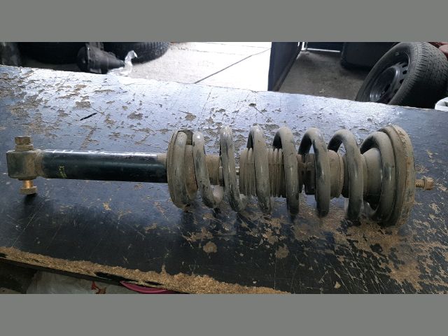 bontott MITSUBISHI PAJERO Jobb első Gólyaláb (Lengécsillapító, Rugó)