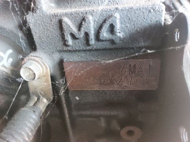 bontott MITSUBISHI PAJERO Komplett Motor (Segédberendezésekkel)