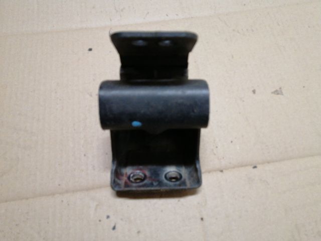 bontott MITSUBISHI PAJERO Motor Tartó Bak Jobb