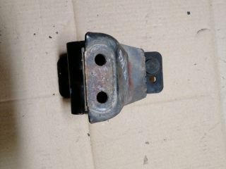 bontott MITSUBISHI PAJERO Motor Tartó Bak Jobb