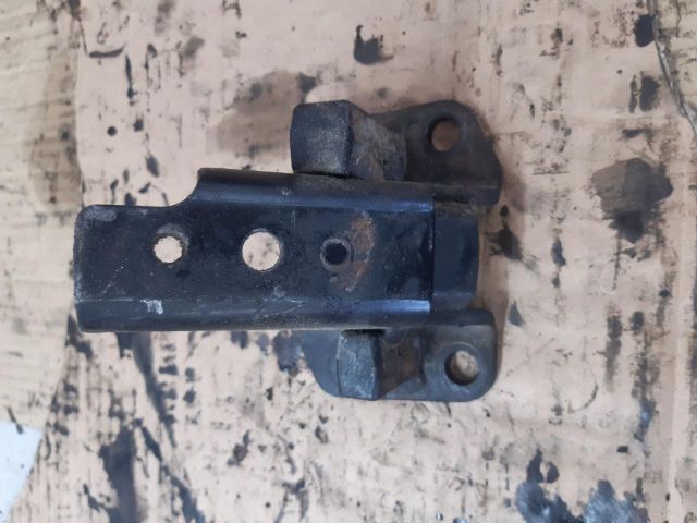 bontott MITSUBISHI PAJERO Motor Tartó Bak (Pozíciófüggetlen)