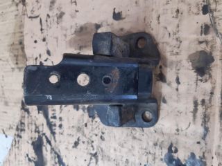 bontott MITSUBISHI PAJERO Motor Tartó Bak (Pozíciófüggetlen)