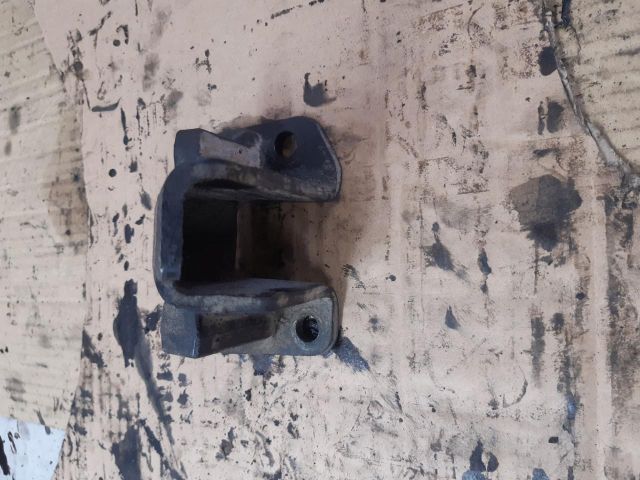 bontott MITSUBISHI PAJERO Motor Tartó Bak (Pozíciófüggetlen)