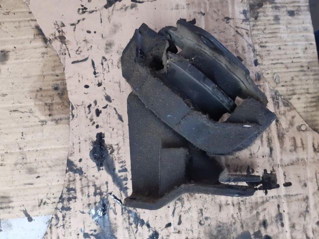 bontott MITSUBISHI PAJERO Motor Tartó Bak (Pozíciófüggetlen)