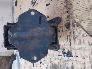 bontott MITSUBISHI PAJERO Motor Tartó Bak (Pozíciófüggetlen)