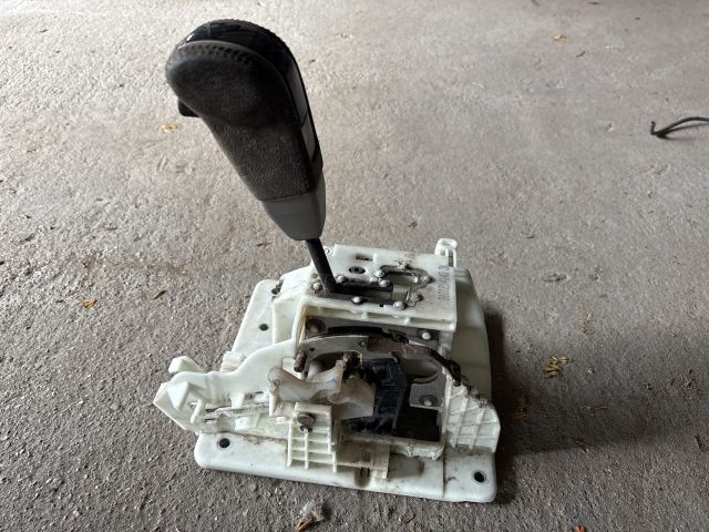 bontott MITSUBISHI PAJERO Automata Váltókar