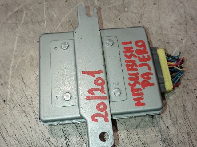 bontott MITSUBISHI PAJERO Motorvezérlő