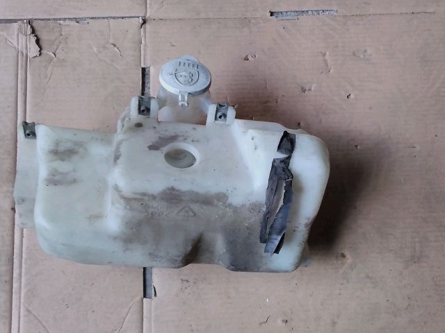 bontott MITSUBISHI PAJERO Ablakmosó Tartály