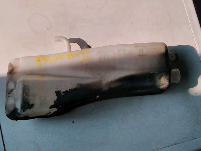 bontott MITSUBISHI PAJERO Ablakmosó Tartály