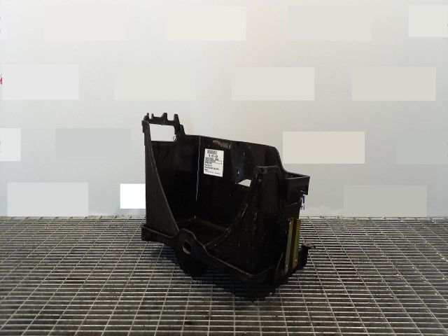 bontott MITSUBISHI PAJERO Akkumulátor Tartó