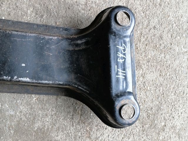 bontott MITSUBISHI PAJERO Alsó Kereszttartó