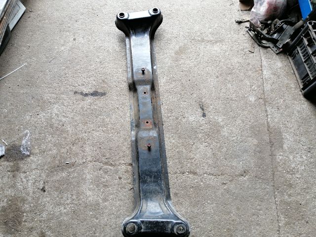 bontott MITSUBISHI PAJERO Alsó Kereszttartó