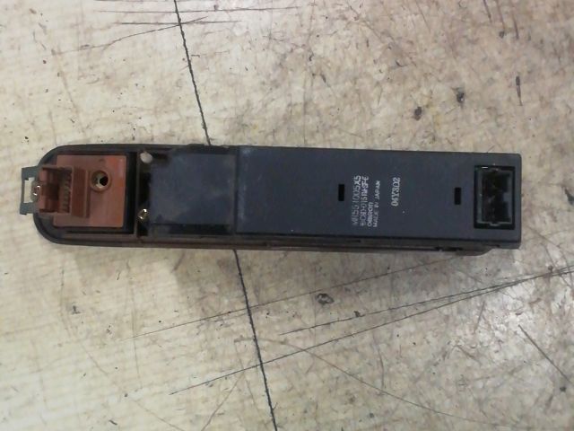 bontott MITSUBISHI PAJERO Bal első Ablakemelő Kapcsoló