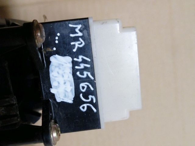 bontott MITSUBISHI PAJERO Bal első Ablakemelő Kapcsoló