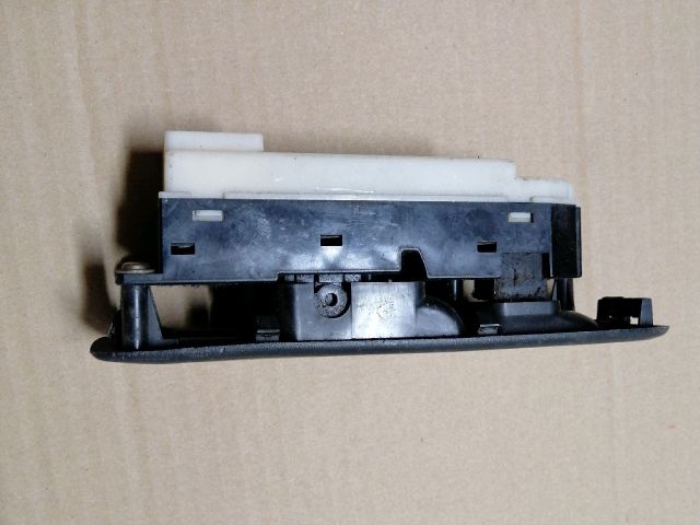 bontott MITSUBISHI PAJERO Bal első Ablakemelő Kapcsoló