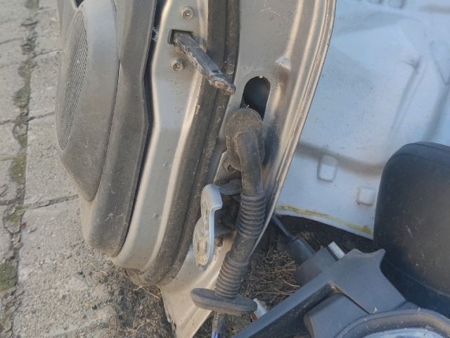 bontott MITSUBISHI PAJERO Bal első Ajtó (Üres lemez)