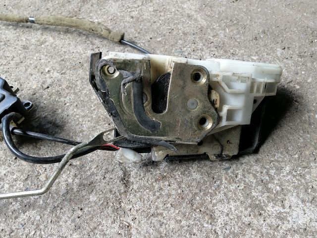 bontott MITSUBISHI PAJERO Bal első Ajtózár