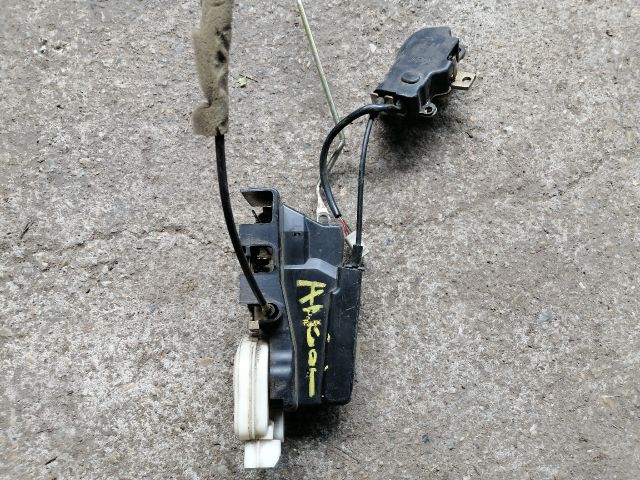 bontott MITSUBISHI PAJERO Bal első Ajtózár