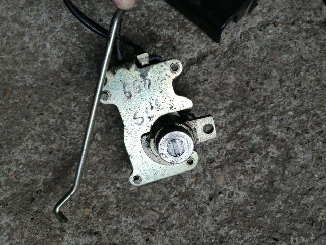 bontott MITSUBISHI PAJERO Bal első Ajtózár