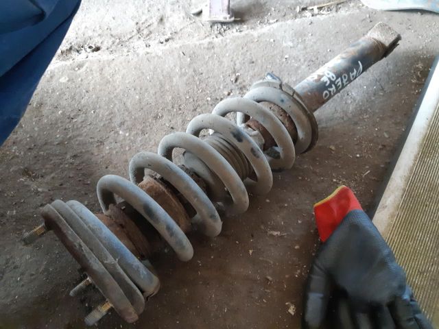 bontott MITSUBISHI PAJERO Bal első Lengéscsillapító