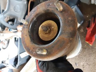 bontott MITSUBISHI PAJERO Bal első Lengéscsillapító