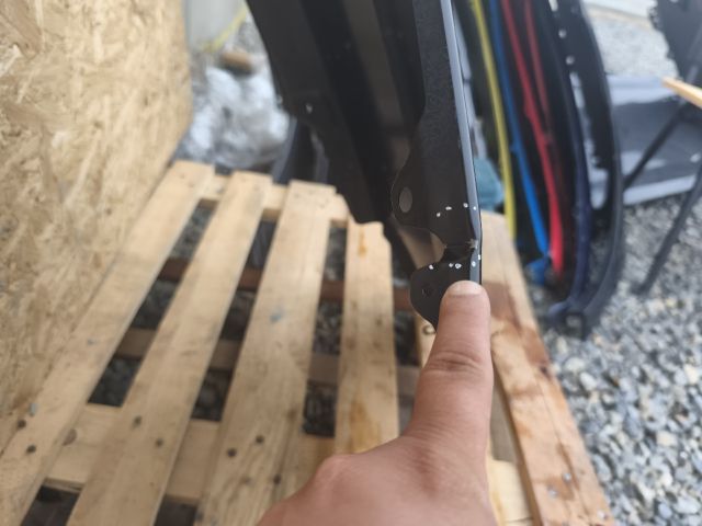 bontott MITSUBISHI PAJERO Bal első Sárvédő