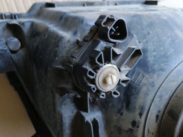 bontott MITSUBISHI PAJERO Bal Fényszóró