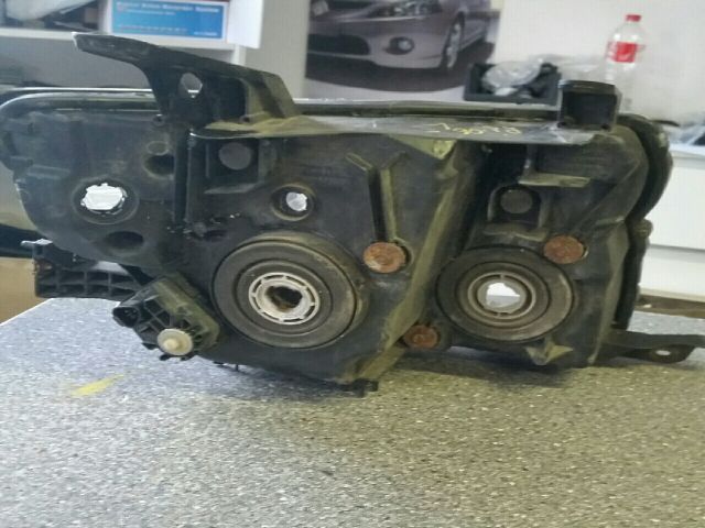 bontott MITSUBISHI PAJERO Bal Fényszóró