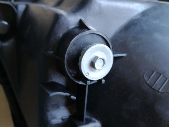 bontott MITSUBISHI PAJERO Bal Fényszóró